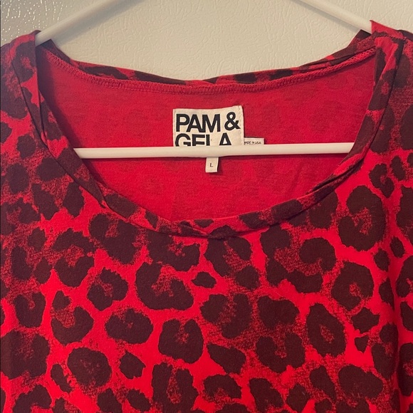 Pam & Gela Large 100% Cotton Made in USA Vibrant Red Leopard Print T-Shirt Comfy - Picture 4 of 7